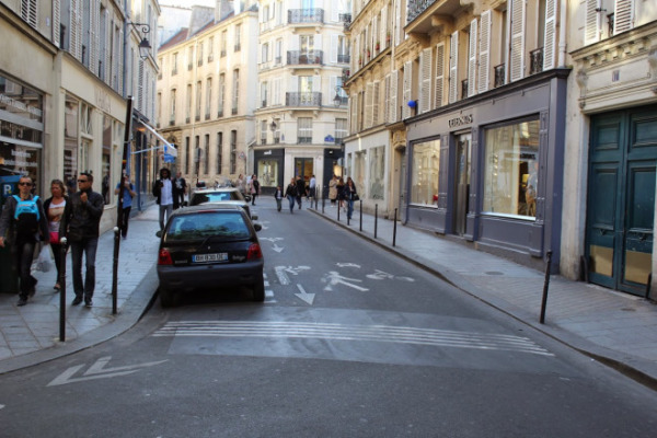  Caminhar em Paris é uma delícia -travessia-de-pedestre-diferenciada