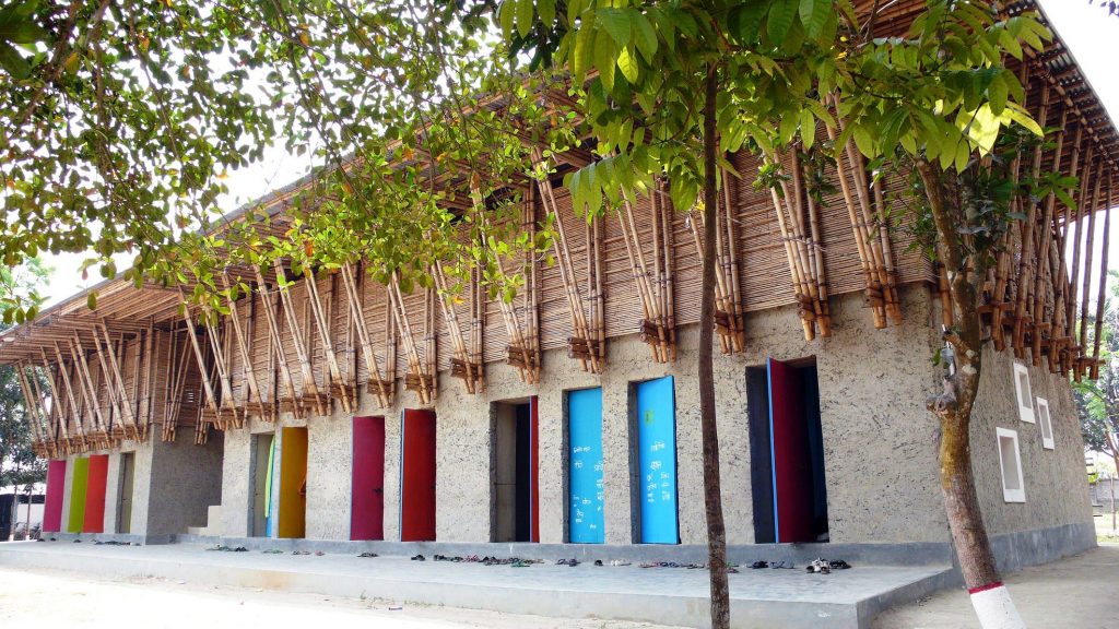Arquitetura vernacular é aplicada em escola de Bangladesh