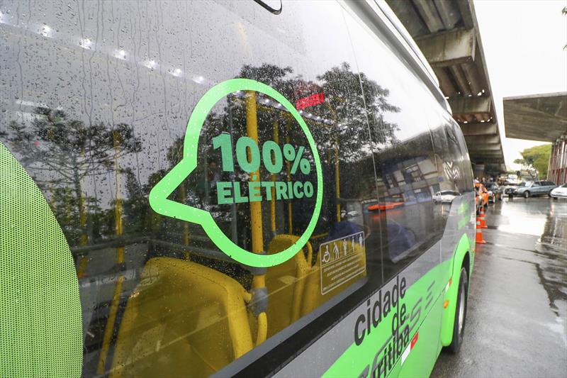 Curitiba testa ônibus 100% elétrico e com poluição zero