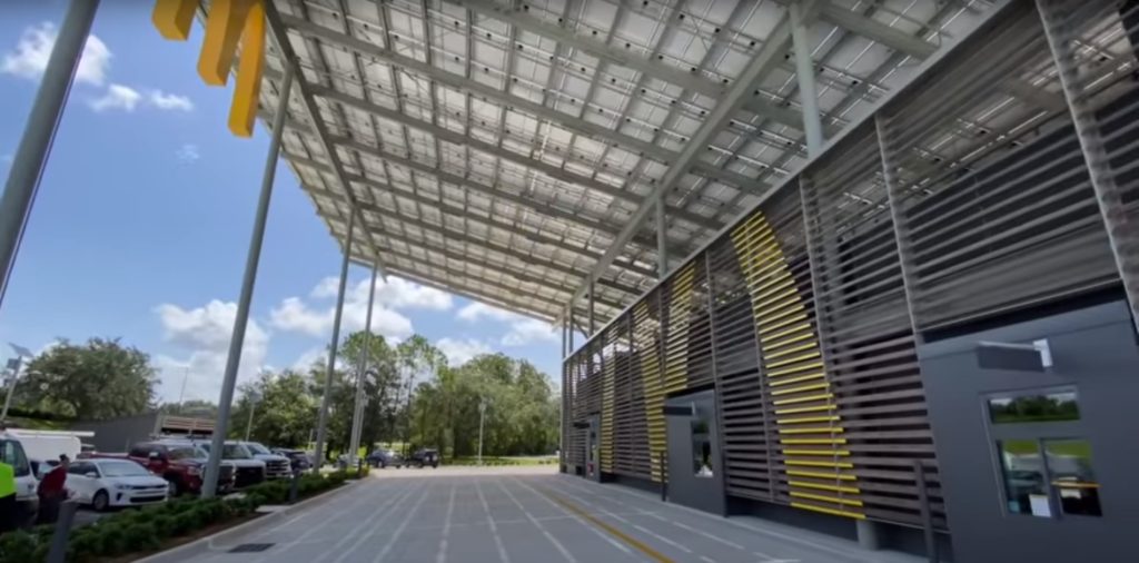McDonalds-Disney energia zero - Ross Barney Architects