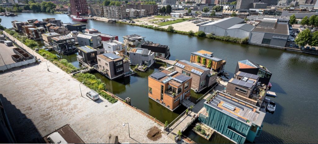 bairro flutuante e sustentável em Amsterdã vista aérea