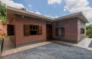 Ecocasa fachada em terra