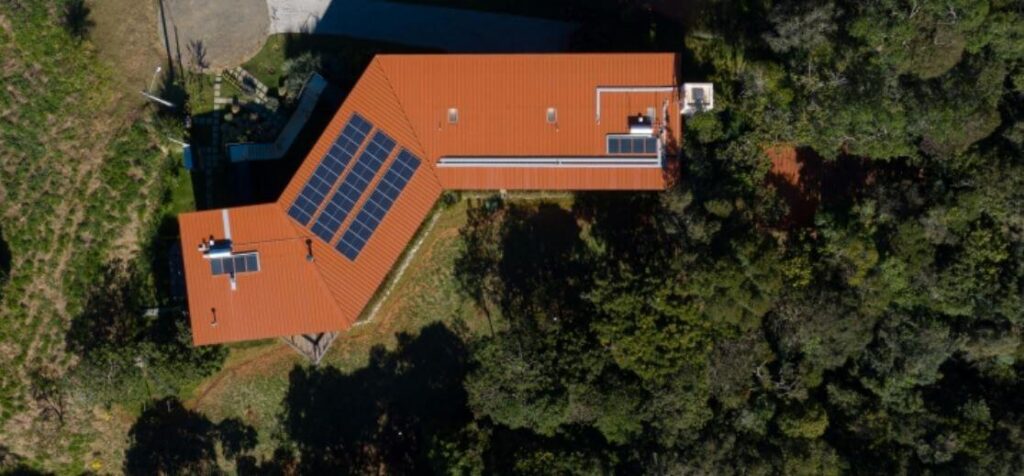 Casa de baixo impacto ambiental foto aerea