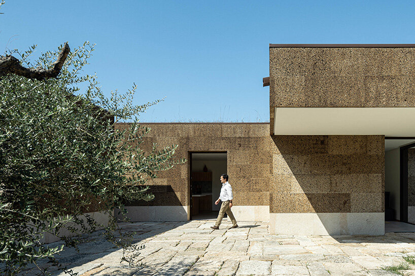 fachada de cortiça Casa Levada